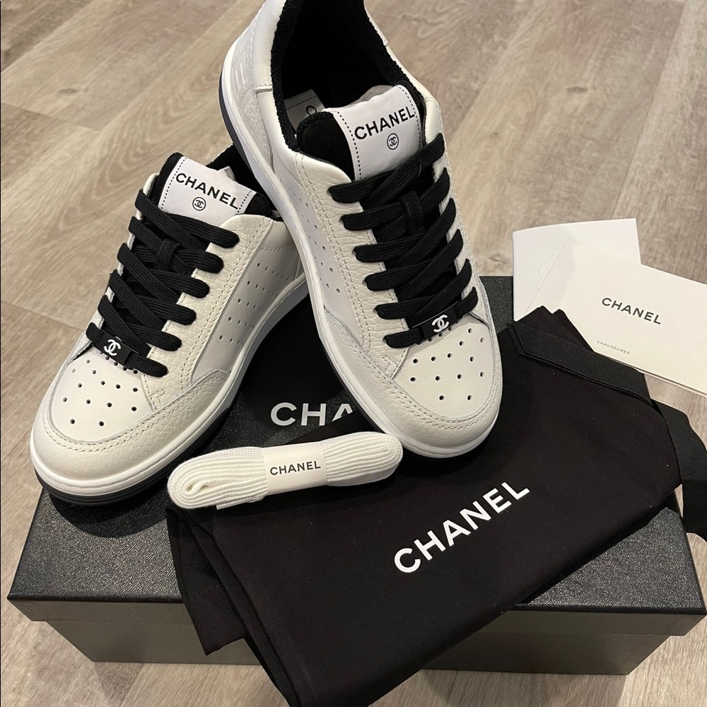 Chanel Logo Sneakers 36.5